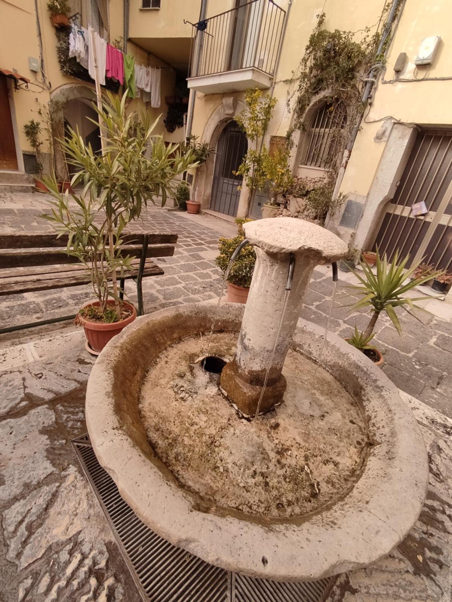Lafuntanella45 Casa Vacanze イゼルニア エクステリア 写真